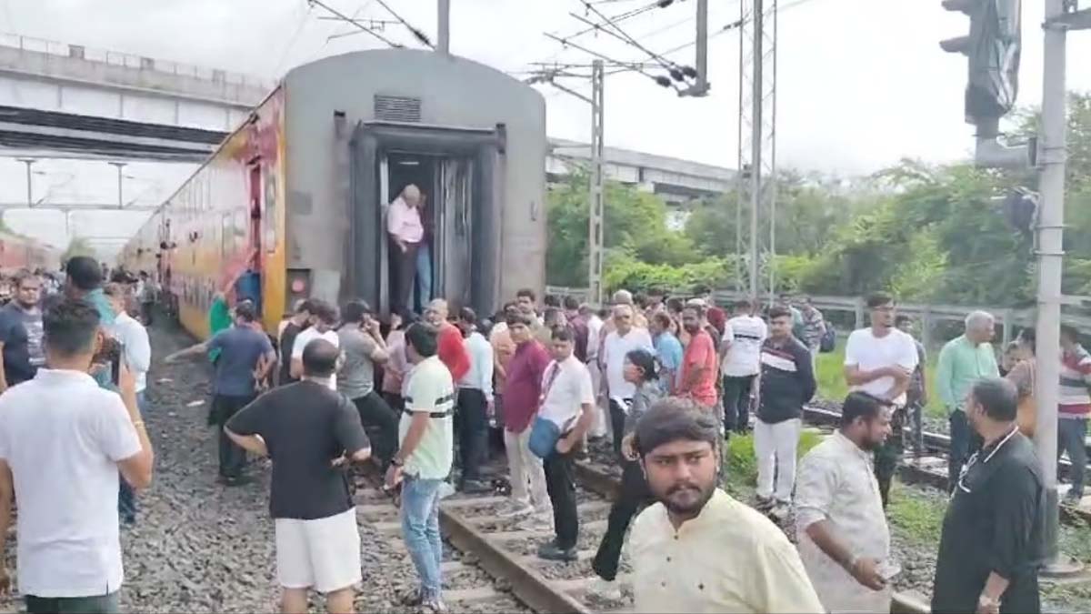 Ahmedabad-Mumbai Double Decker Express Coaches Detach Near Surat