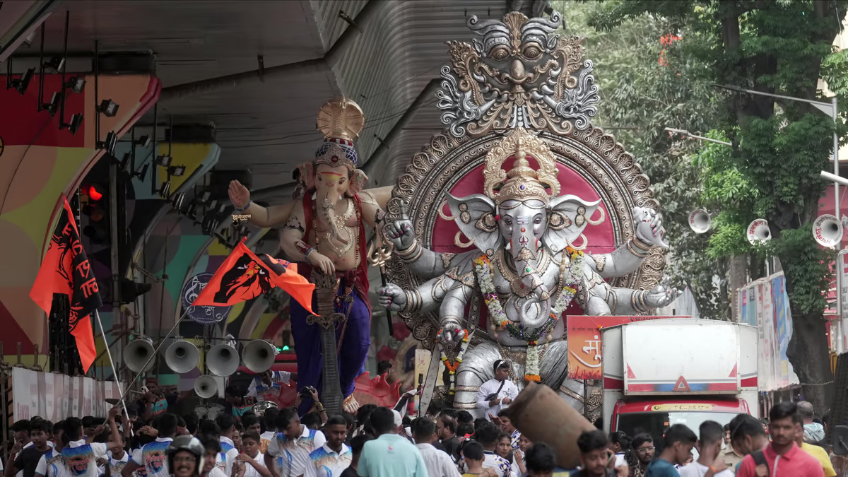 Bombay HC Issues Notice To State On Plea For Enforcing CPCB's Ban On Plaster Of Paris Idols