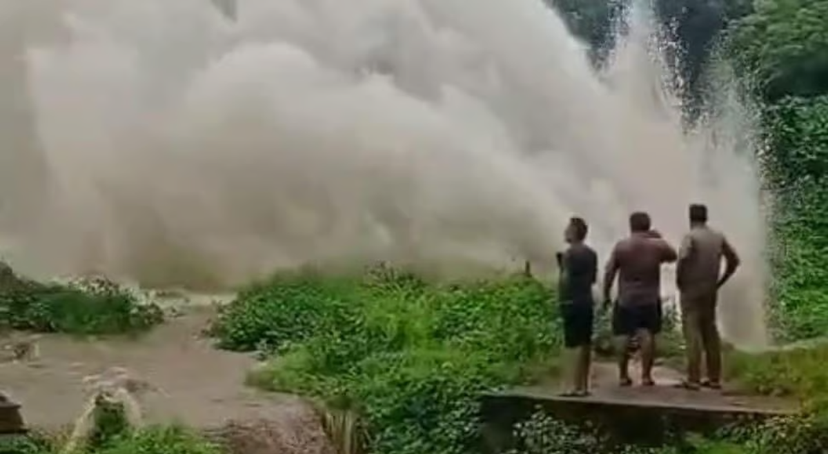 Mumbai: Big Water Pipe Burst In Powai Leads To Thousands Of Litres Of Water Wastage; Supply To Be Affected In These Areas