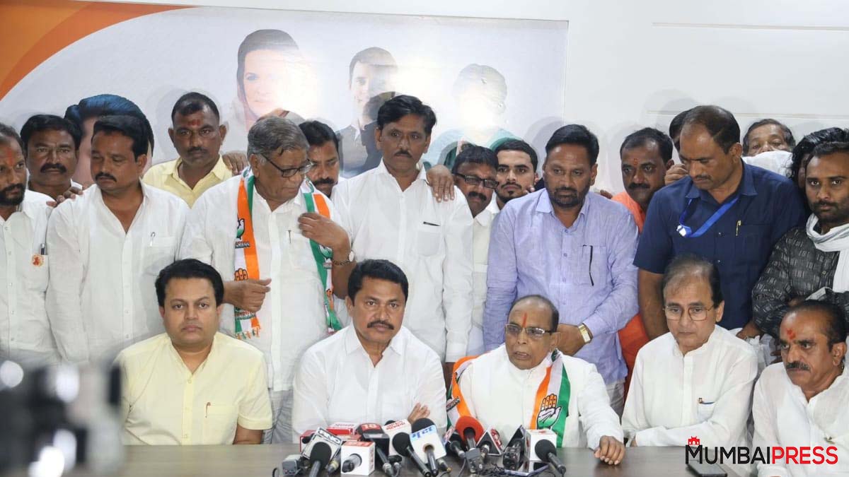 Congress gave another blow to BJP, senior leader and former MP Bhaskar Rao Patil Khatgaonkar and hundreds of workers joined Congress.